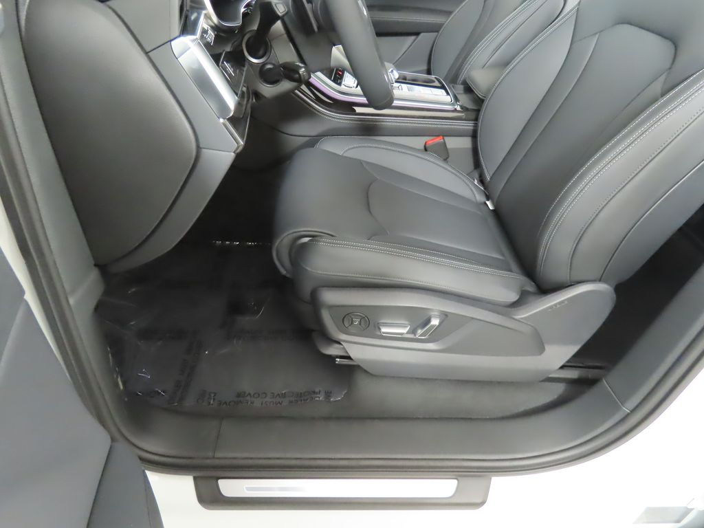 Thumbnail: 2025 Audi Q7 - 32