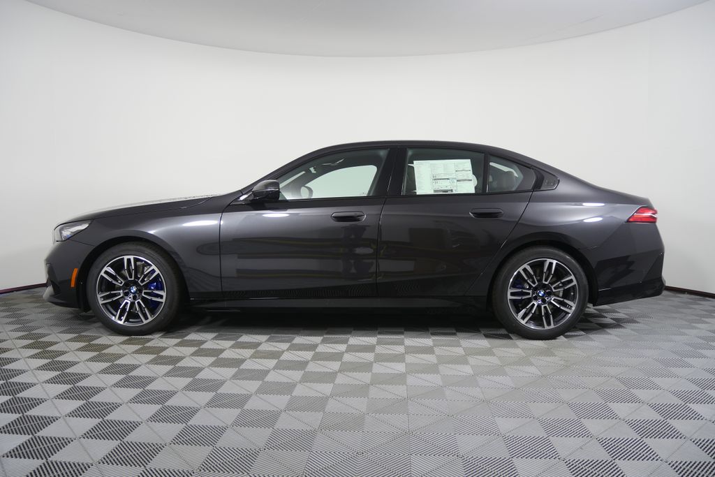 Thumbnail: 2026 BMW 5 Series - 6