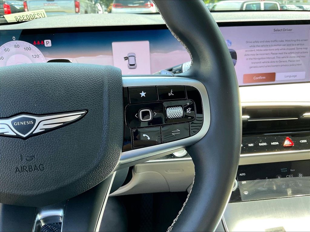 2026 Genesis GV70 — photo 24