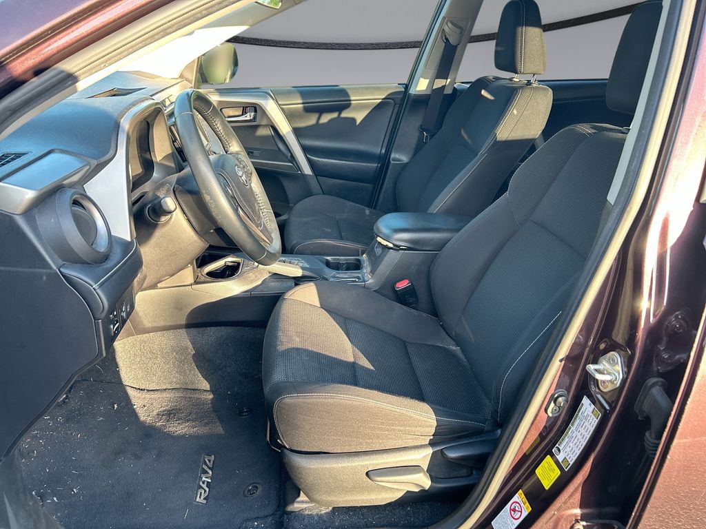 Thumbnail: 2018 Toyota RAV4 - 11