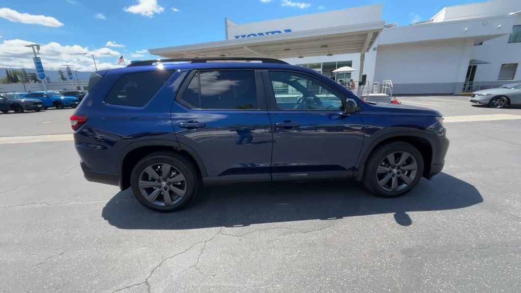 Thumbnail: 2025 Honda Pilot - 9