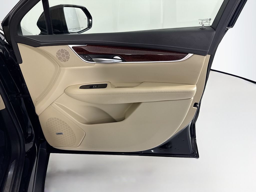 Thumbnail: 2019 Cadillac XT5 - 26
