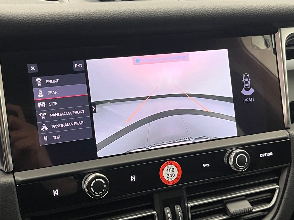 Thumbnail: 2026 Porsche Macan - 23