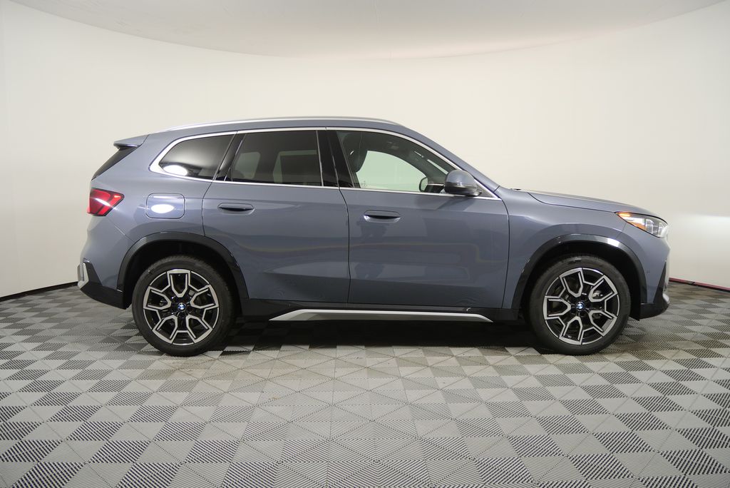 Thumbnail: 2026 BMW X1 - 2