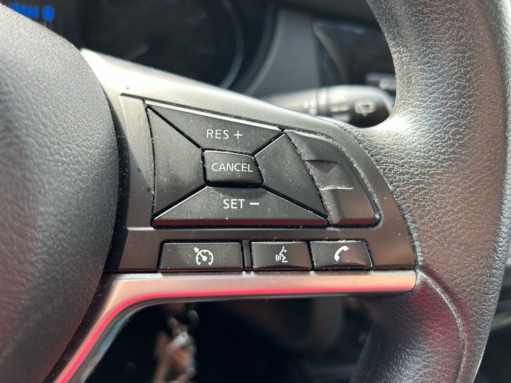 Thumbnail: 2020 Nissan Rogue Sport - 18