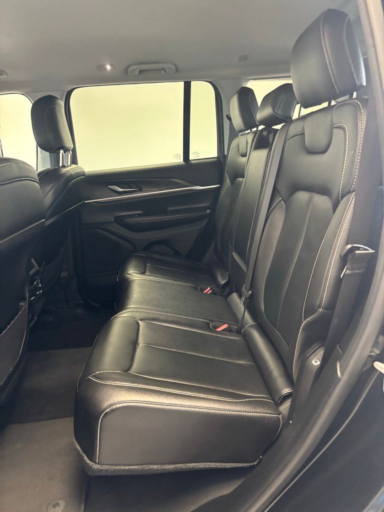 Used 2023 Jeep Grand Cherokee SUV