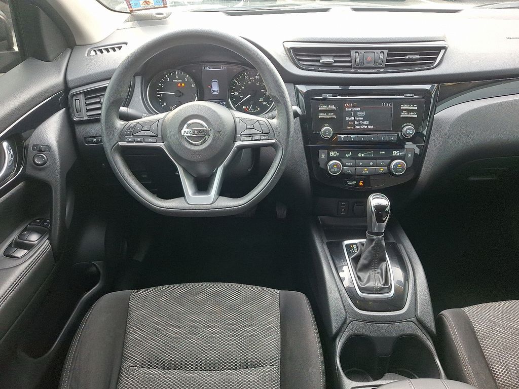 Thumbnail: 2018 Nissan Rogue Sport - 11