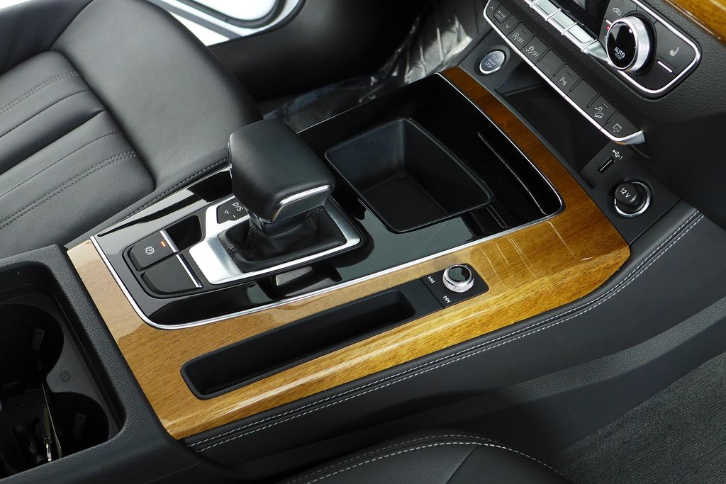 Thumbnail: 2023 Audi Q5 - 15