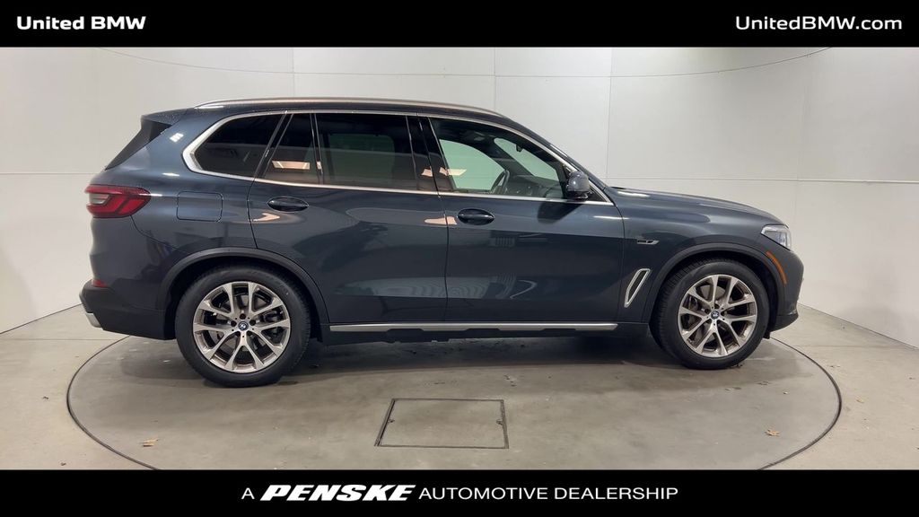 2022 BMW X5 xDrive45e 9