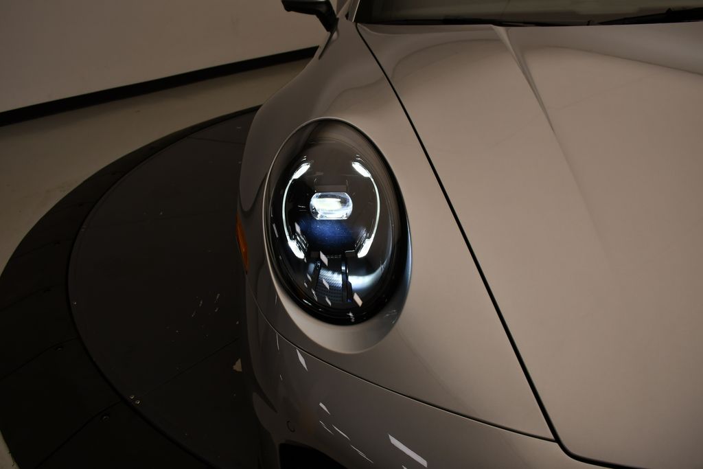 Thumbnail: 2026 Porsche 911 - 14