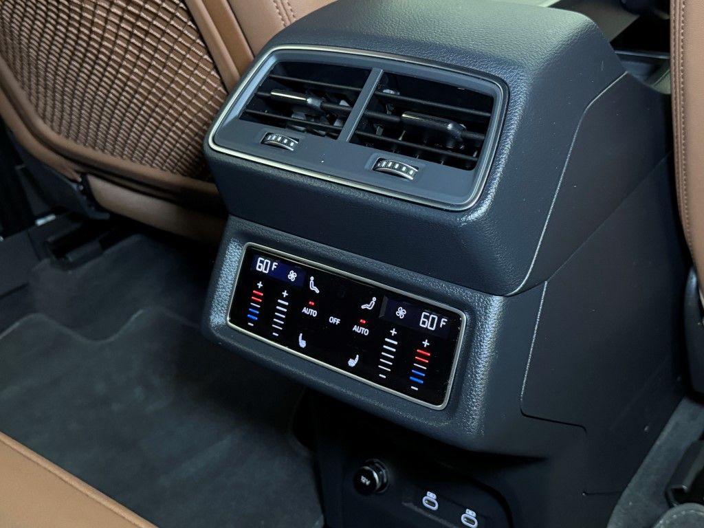 2024 Audi Q8 e-tron Premium Plus 19