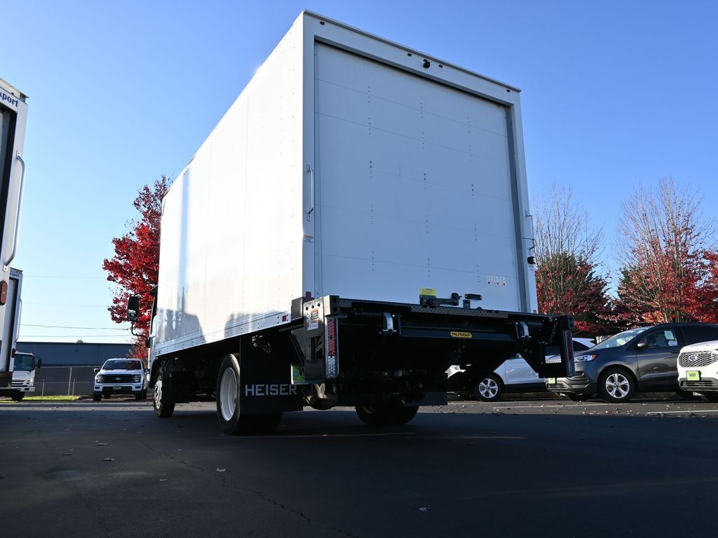 2024 Isuzu NPR HD 