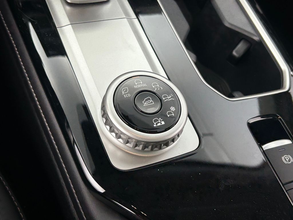 New 2026 White Mitsubishi Trail Edition image 25