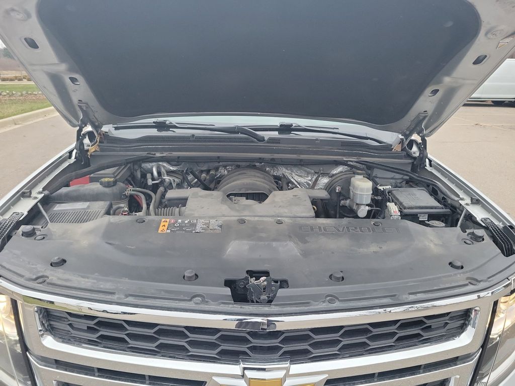 2018 Chevrolet Suburban LT 34