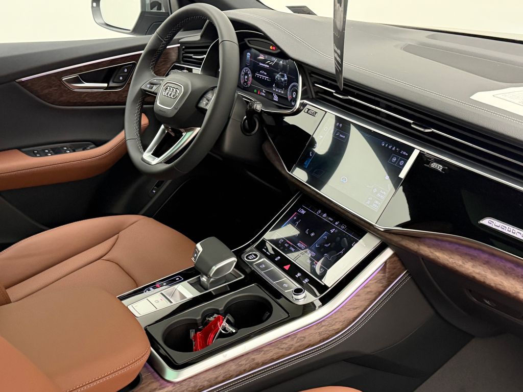Thumbnail: 2026 Audi Q8 - 10