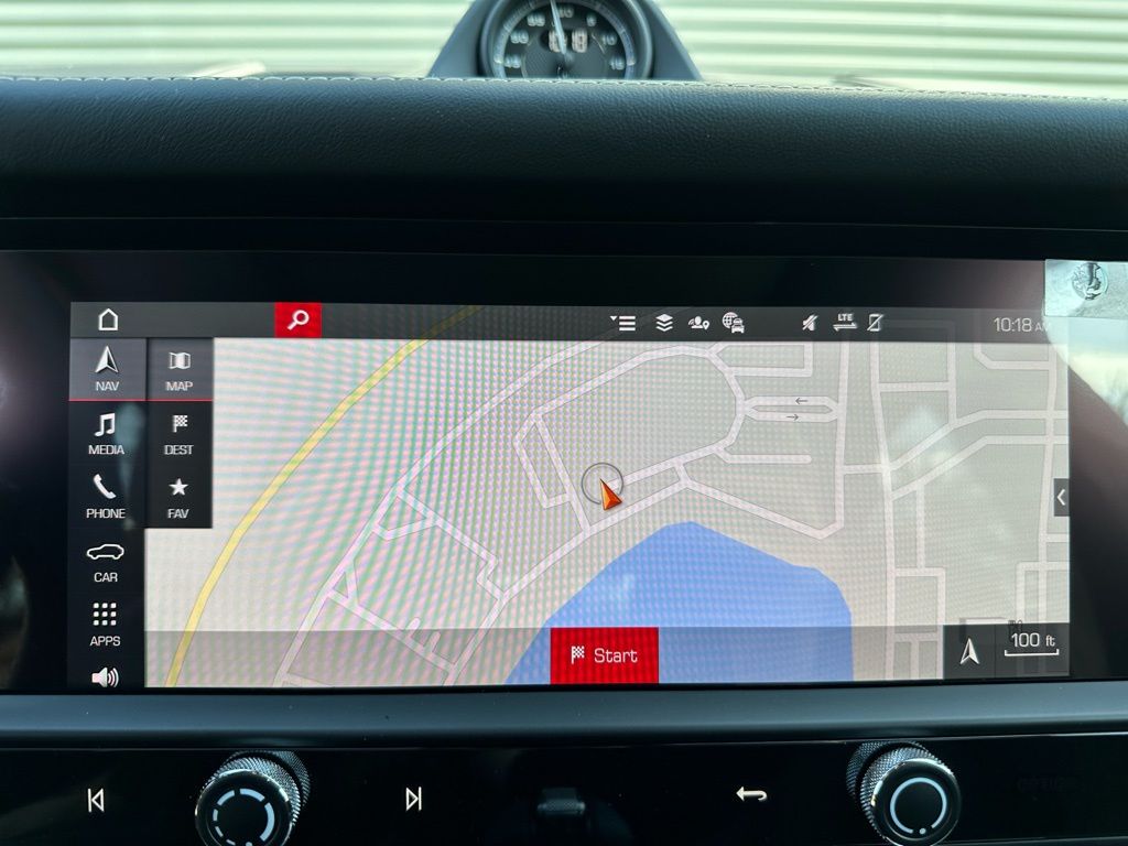 Thumbnail: 2026 Porsche Macan - 31