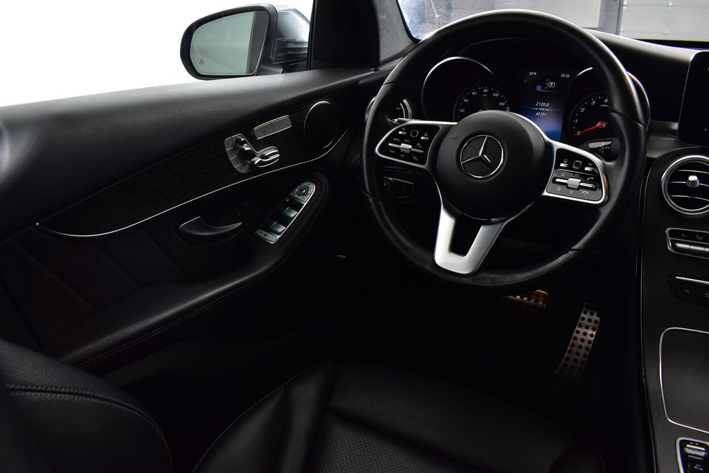 2022 Mercedes-Benz GLC 300 23