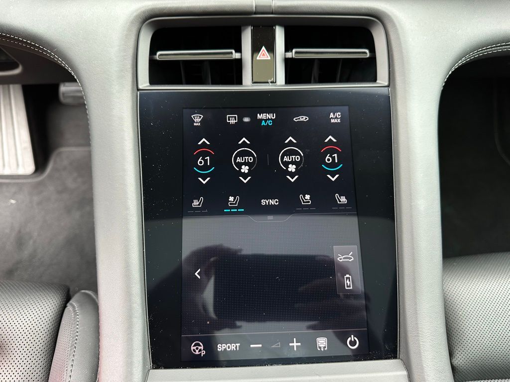 Thumbnail: 2023 Porsche Taycan - 27