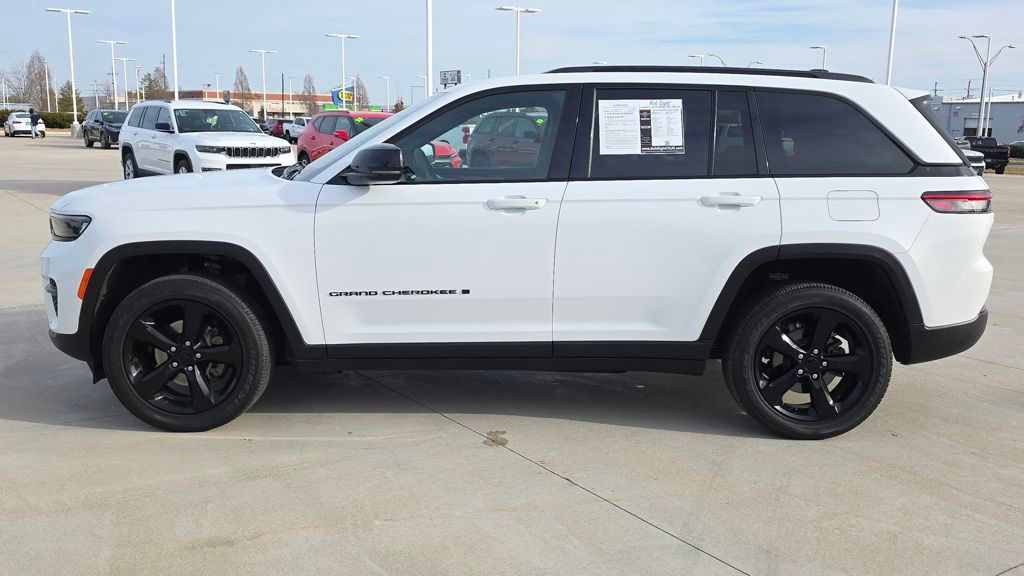 Used 2022 Jeep Grand Cherokee Altitude with VIN 1C4RJHAG3N8609879 for sale in Kansas City