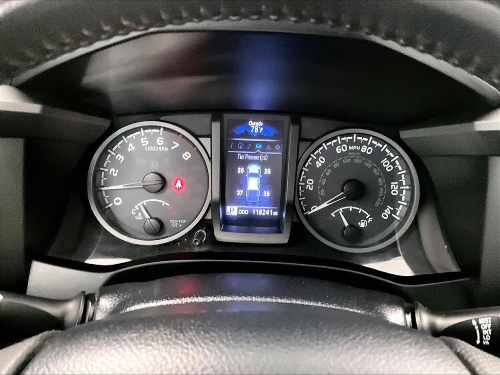 2017 Toyota Tacoma — photo 24