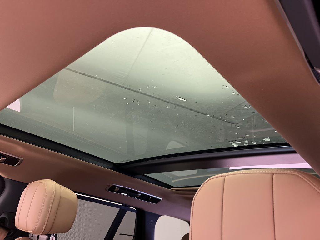 Thumbnail: 2026 Land Rover Range Rover - 22