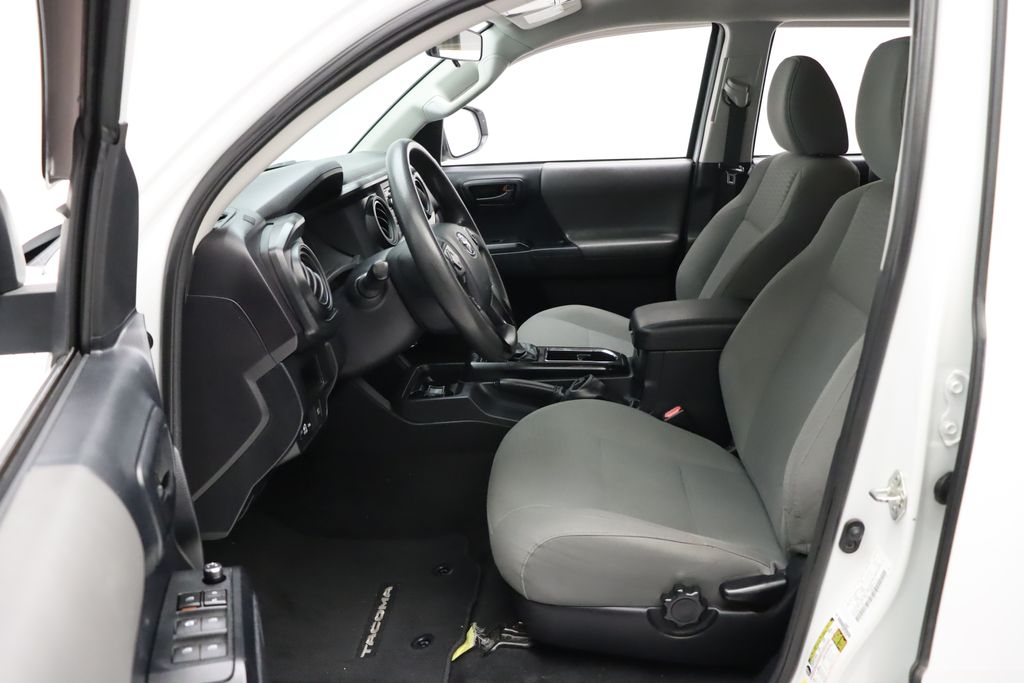 Thumbnail: 2018 Toyota Tacoma - 14