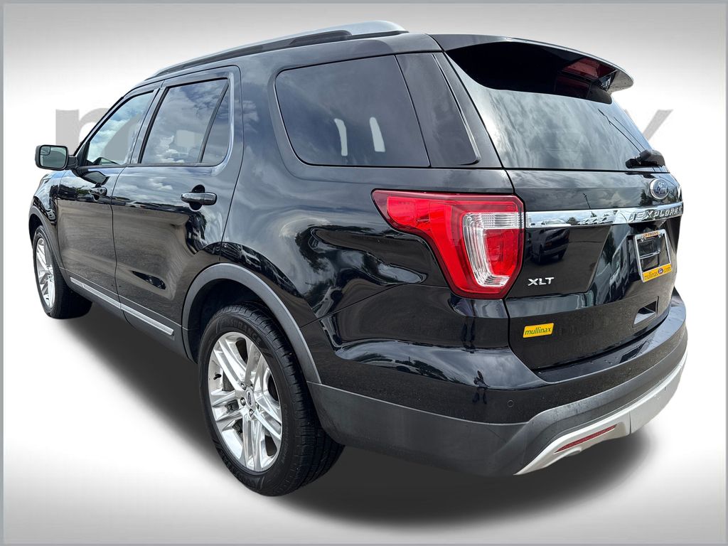 2016 Ford Explorer XLT photo 5