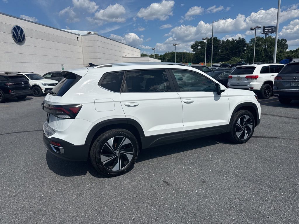 2025 Volkswagen Taos 1.5T SE White at Sutliff Volkswagen