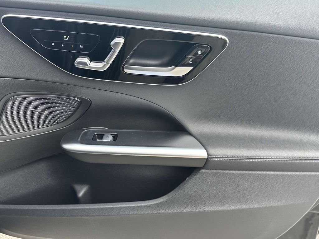 2025 Mercedes-Benz C-Class C 300 19