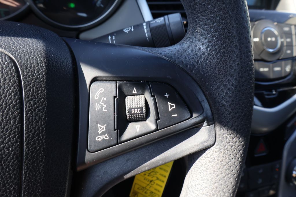 Thumbnail: 2011 Chevrolet Cruze - 17