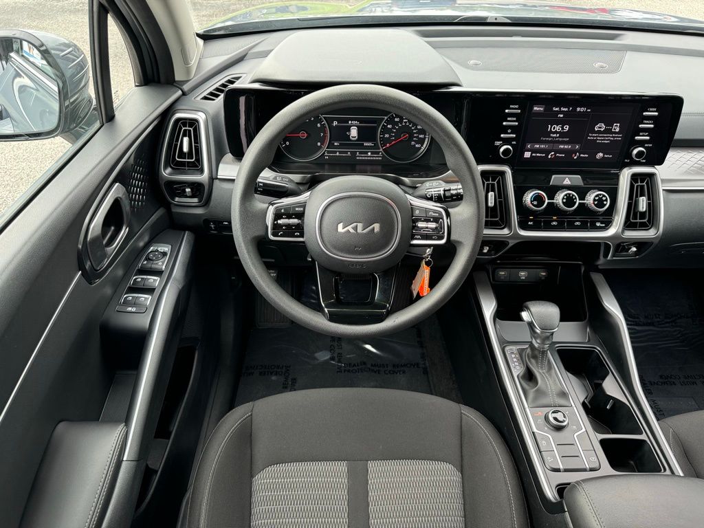 2023 Kia Sorento LX 15