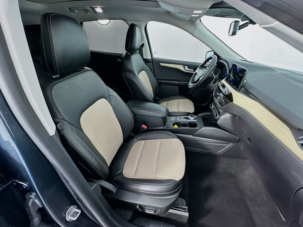 Thumbnail: 2022 Ford Escape - 29