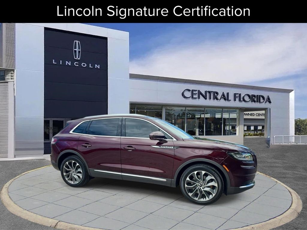 Red (Burgundy Velvet Metallic Tinted Clearcoat) 2022 Lincoln Nautilus Reserve FWD SUV / Crossover Front-Wheel Drive 8-Speed Automatic