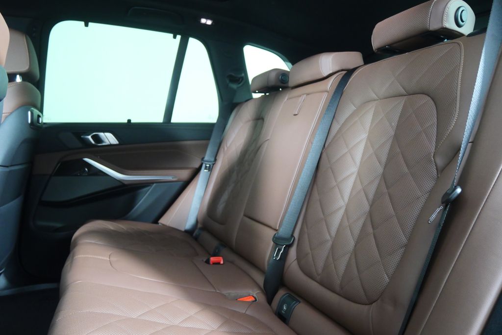 Thumbnail: 2026 BMW X5 - 15