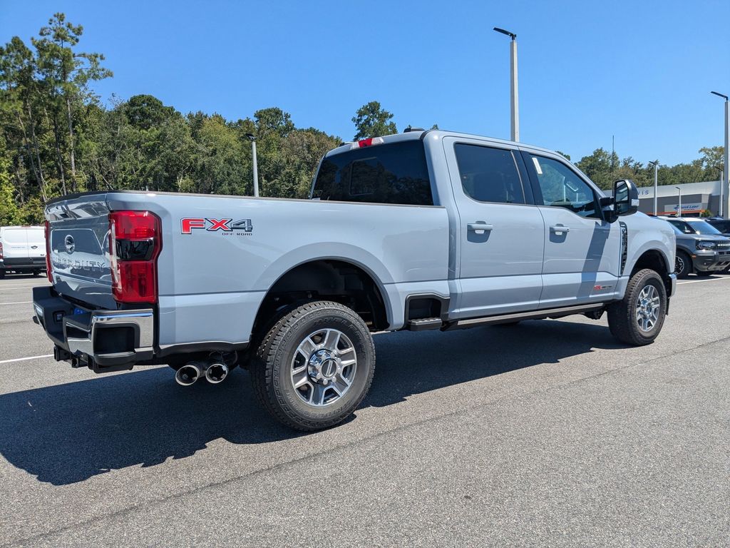 2026 Ford Super Duty F-350 SRW LARIAT