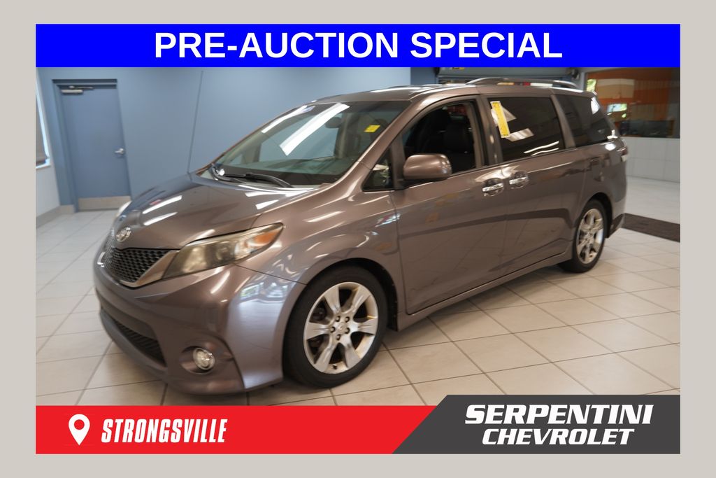 Predawn Gray Mica 2013 Toyota Sienna Minivan Front-Wheel Drive 6-Speed Automatic Overdrive