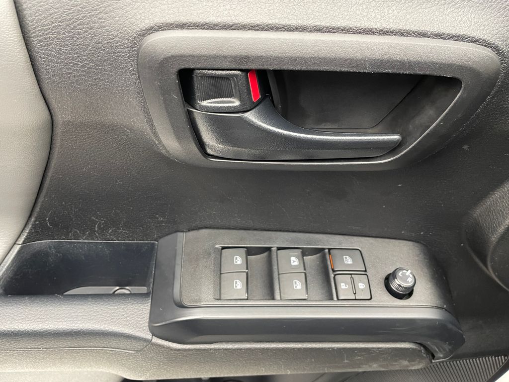 Thumbnail: 2021 Toyota Tacoma - 10