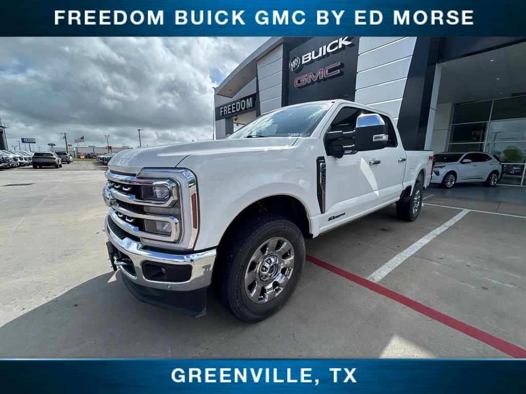 White Metallic 2024 Ford F-250 Super Duty Lariat Crew Cab 4WD Pickup Truck Four-Wheel Drive Automatic