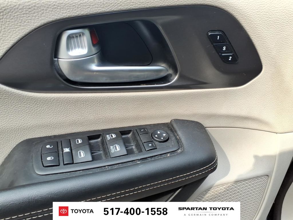 Used 2024 Black Chrysler Touring L image 16