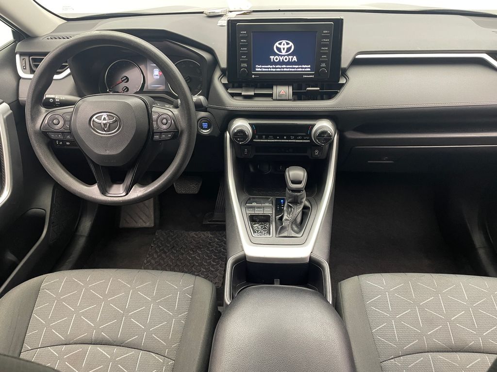 2022 Toyota RAV4 XLE 18