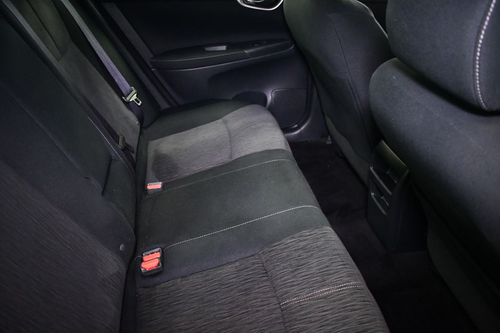 Thumbnail: 2015 Nissan Sentra - 31
