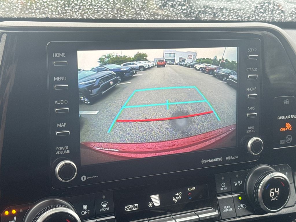 2022 Toyota Highlander XLE photo 23