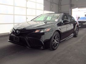 2024 Toyota Camry Hybrid SE