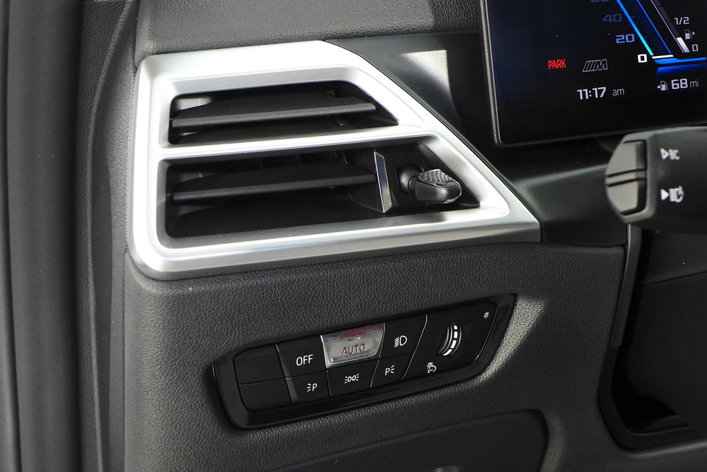 Thumbnail: 2025 BMW M4 - 25