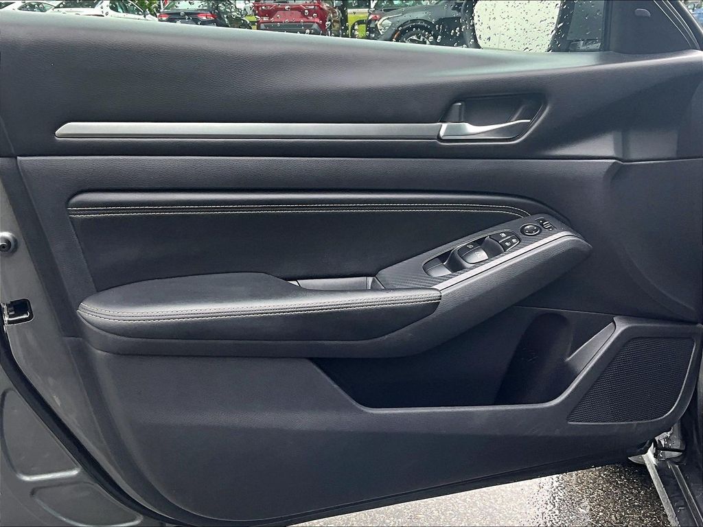 2019 Nissan Altima — photo 9