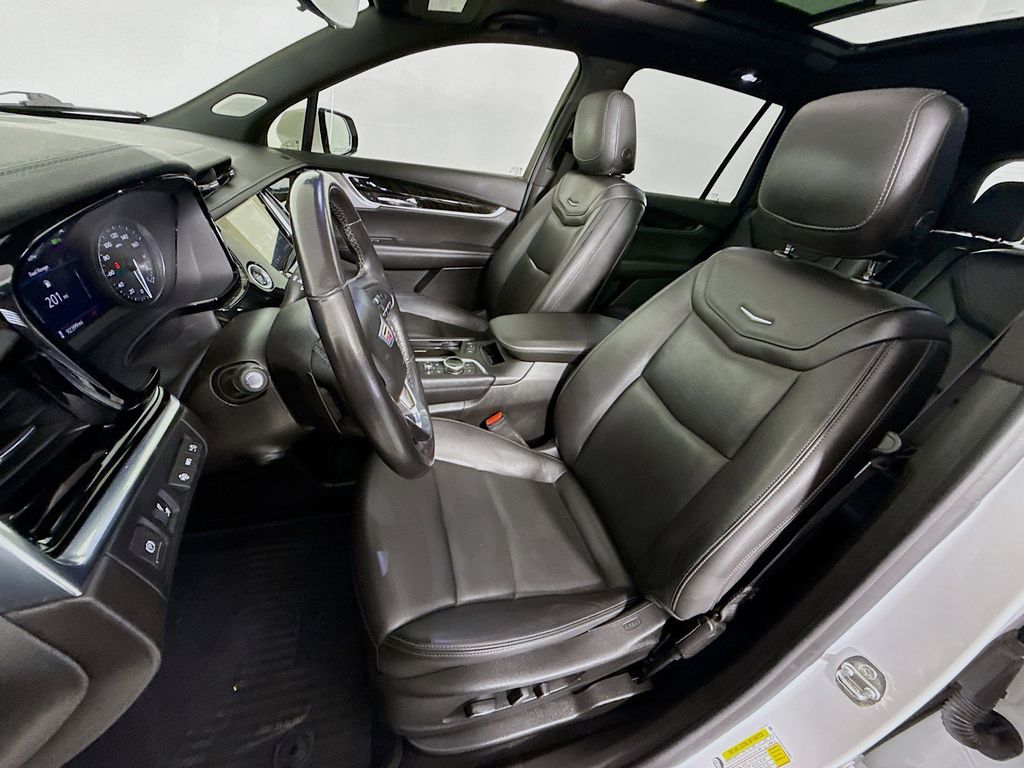 Thumbnail: 2021 Cadillac XT6 - 22