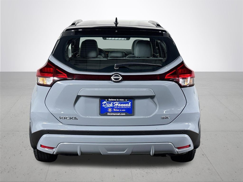 2023 Nissan Kicks SR