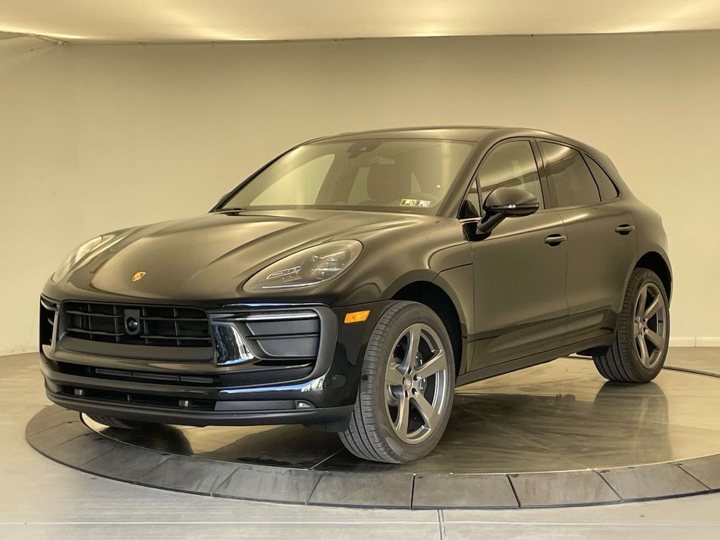 2025 Porsche Macan - 0