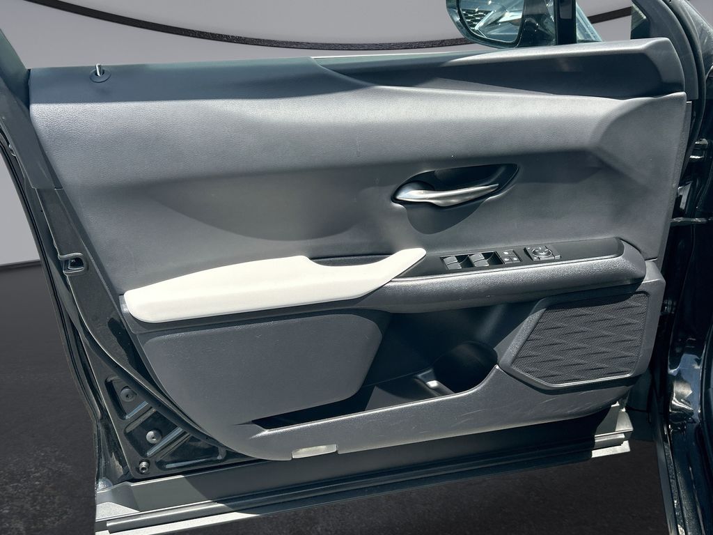 Thumbnail: 2024 Lexus UX - 30