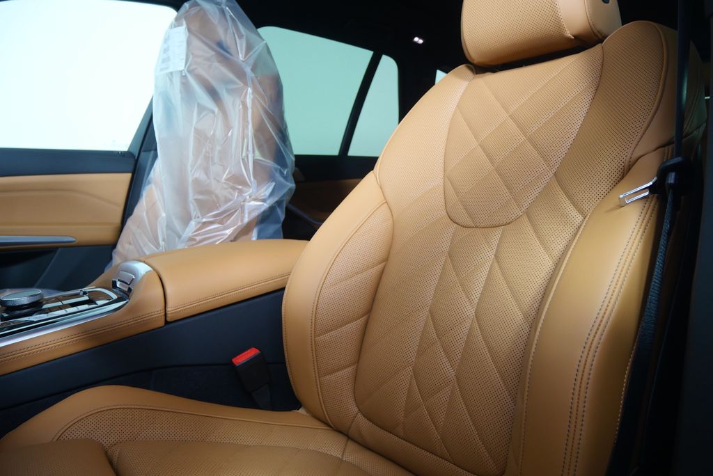 Thumbnail: 2026 BMW X5 - 11